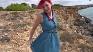 Секс на пляже в рыжеволосой студенткой с двумя косичками
