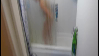 Сестра дрочит брату в ванной