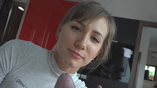 Жена делает минет - частное русское видео