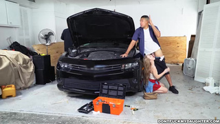 Невероятный секс в гараже на капоте машины с развратной студенткой в короткой юбке