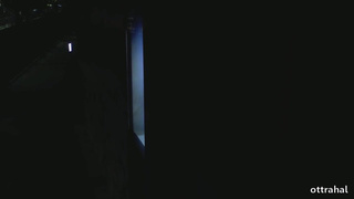 Лысый качок сношает красавицу в лифте. Скрытая съемка