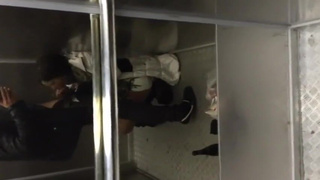 Азер снял на айфон как молодая азербайджанка сосет его член в лифте