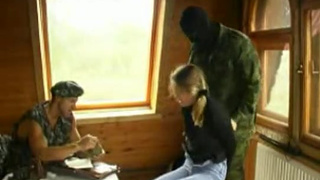 Русские солдаты задержали и жестоко изнасиловали юную девушку