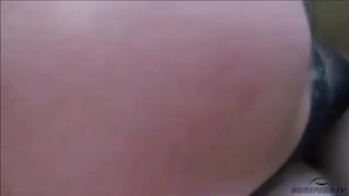Обольстительная телка в чулках трахается после мастурбации