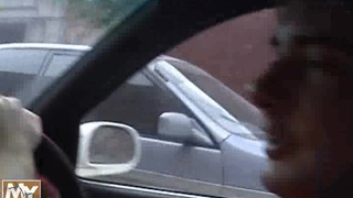 Русская студентка катается в машине и сосет у парней