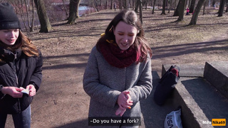 Русский пикапер заплатил деньги молодой девчонке за минет с продолжением