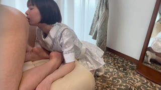 Японка делает мужу римминг с поцелуями, лишь бы свозил на море