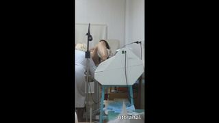 Осмотр взрослой дамы у гинеколога скрытая камера