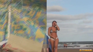 Прозрачные трусики у девченки на пляже